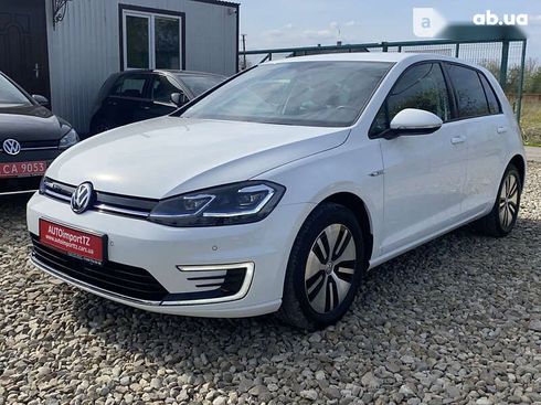 Volkswagen e-Golf 2020 - фото 6