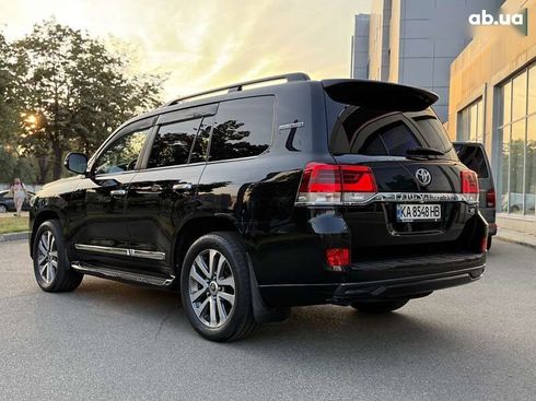 Toyota Land Cruiser 2017 - фото 5