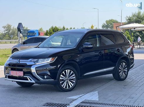 Mitsubishi Outlander 2019 - фото 12