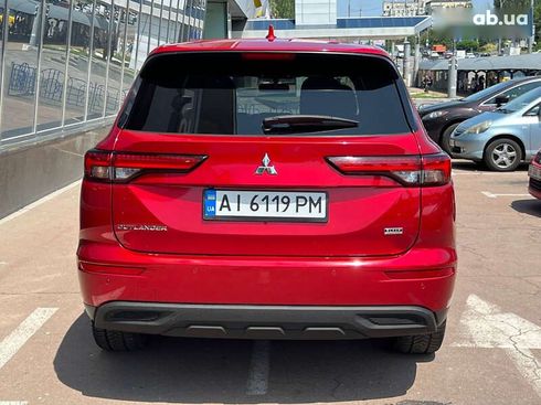 Mitsubishi Outlander 2021 - фото 7