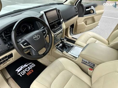 Toyota Land Cruiser 2017 - фото 27