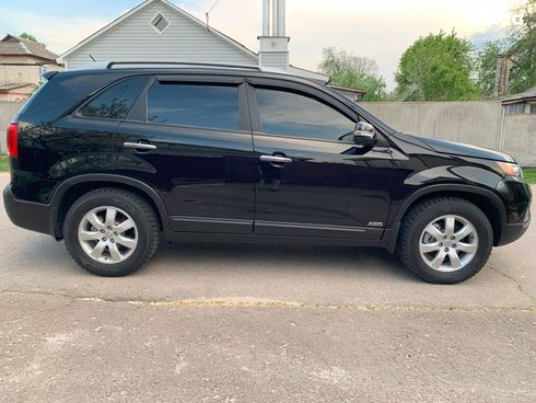 Kia Sorento 2011 черный - фото 9