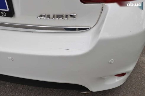 Toyota Auris 2011 - фото 18