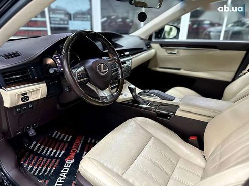 Lexus ES 2016 - фото 27