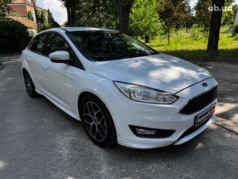 Ford Focus 2016 белый - фото 3
