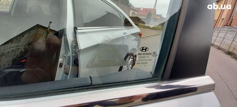 Hyundai Sonata 2011 серебристый - фото 8