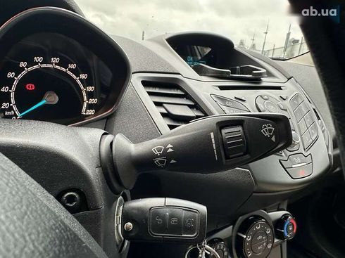 Ford Fiesta 2015 - фото 23