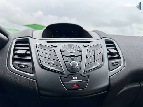 Ford Fiesta 2015 - фото 20