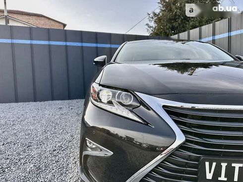 Lexus ES 2018 - фото 25