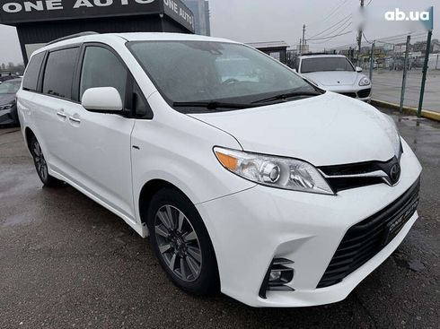 Toyota Sienna 2019 - фото 5