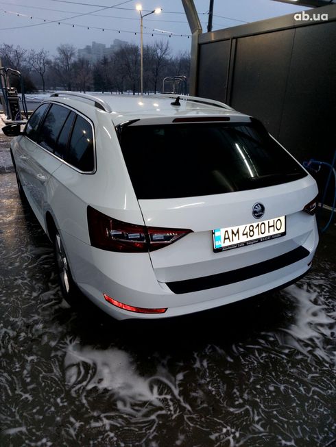 Skoda Superb 2016 белый - фото 5