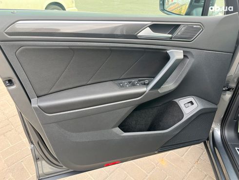 Volkswagen Tiguan 2019 серый - фото 15