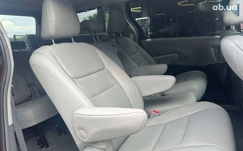 Toyota Sienna 2018 - фото 15