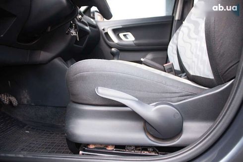 Skoda Fabia 2009 - фото 19