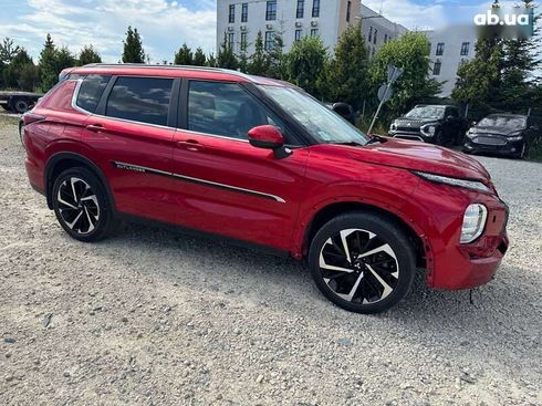 Mitsubishi Outlander 2022 - фото 3