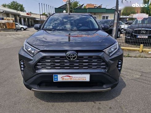 Toyota RAV4 2019 - фото 2