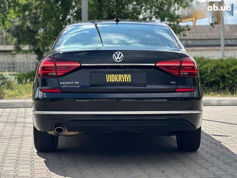Volkswagen Passat 2018 - фото 16