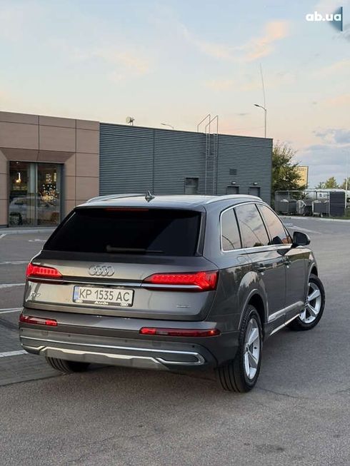 Audi Q7 2020 - фото 10