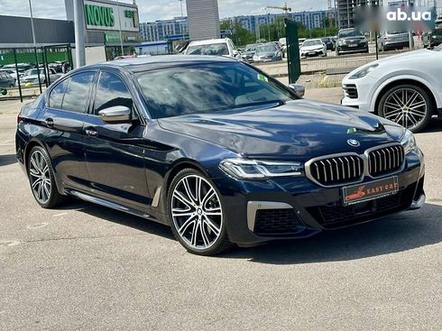 BMW 5 серия 2017 - фото 9