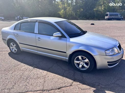 Skoda Superb 2005 серебристый - фото 9