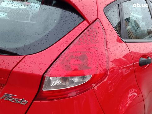 Ford Fiesta 2012 красный - фото 12