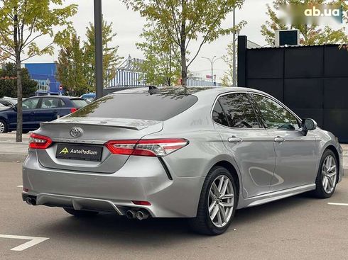 Toyota Camry 2018 - фото 10