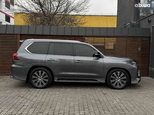 Lexus LX 2020 - фото 26