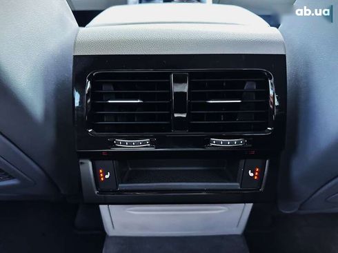 Volkswagen Touareg 2019 - фото 28