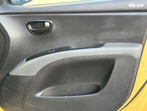 Hyundai i10 2009 желтый - фото 20