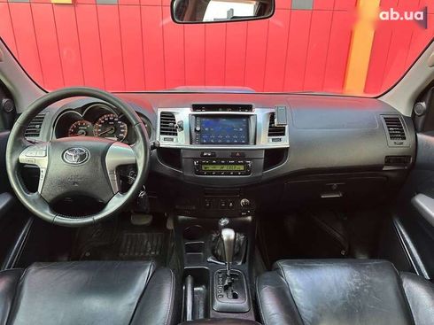 Toyota Hilux 2014 - фото 12