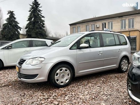 Volkswagen Touran 2010 - фото 3