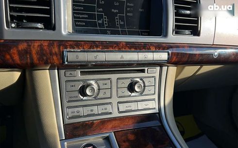 Jaguar XF 2010 - фото 19