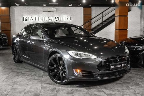 Tesla Model S 2015 - фото 16