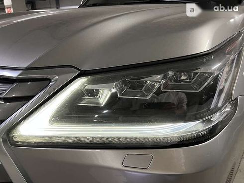 Lexus LX 2016 - фото 12