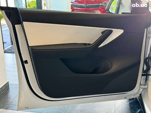 Tesla Model Y 2021 - фото 23