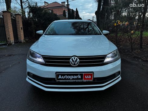 Volkswagen Jetta 2016 белый - фото 2