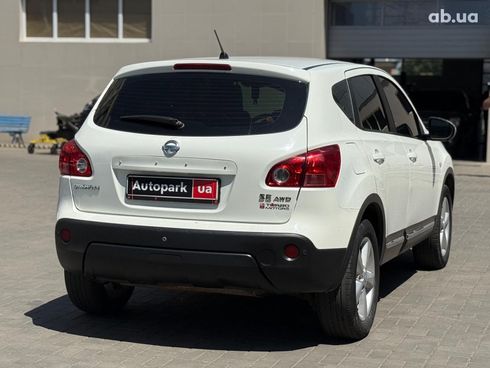 Nissan Qashqai 2008 белый - фото 6