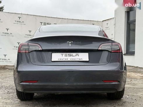 Tesla Model 3 2023 - фото 11