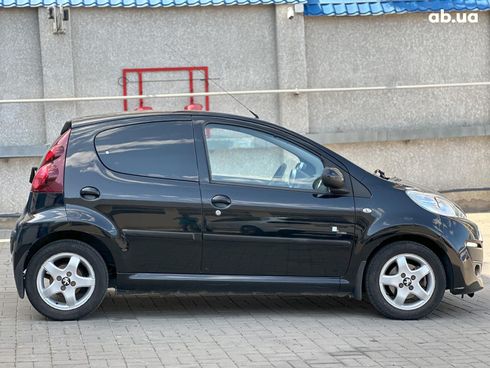 Peugeot 107 2012 черный - фото 4