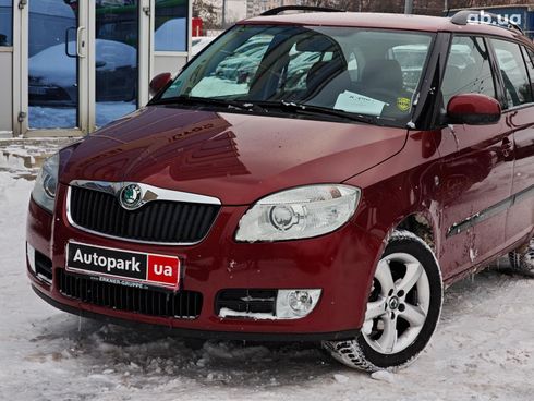 Skoda Fabia 2009 красный - фото 5