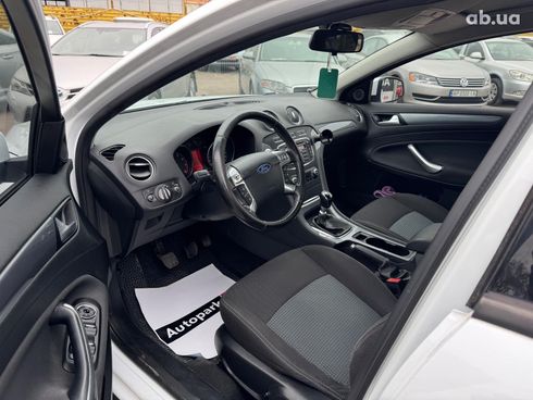 Ford Mondeo 2012 белый - фото 14