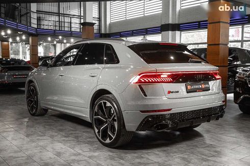 Audi RS Q8 2023 - фото 17