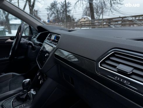 Volkswagen Tiguan 2017 серый - фото 42