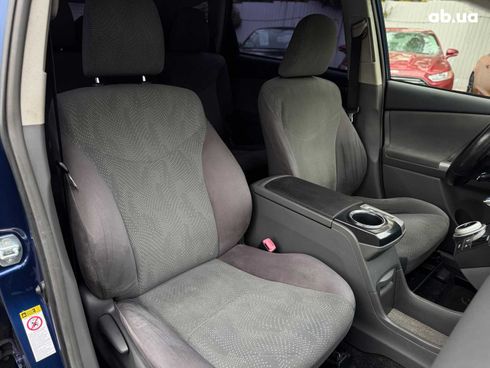 Toyota Prius V 2012 синий - фото 41