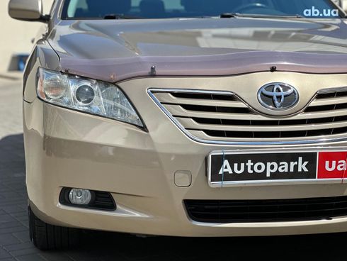 Toyota Camry 2007 бежевый - фото 4