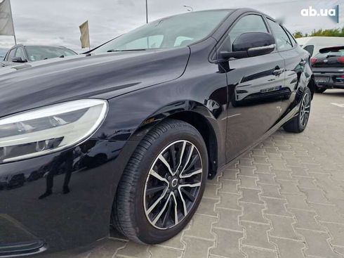 Volvo V40 2018 - фото 2