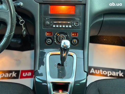 Peugeot 5008 2010 синий - фото 31