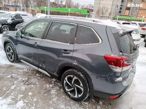 Subaru Forester 2021 серый - фото 6