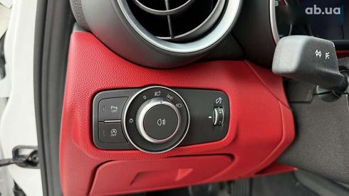 Alfa Romeo Giulia 2021 - фото 26