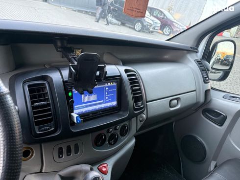 Opel Vivaro 2009 белый - фото 23